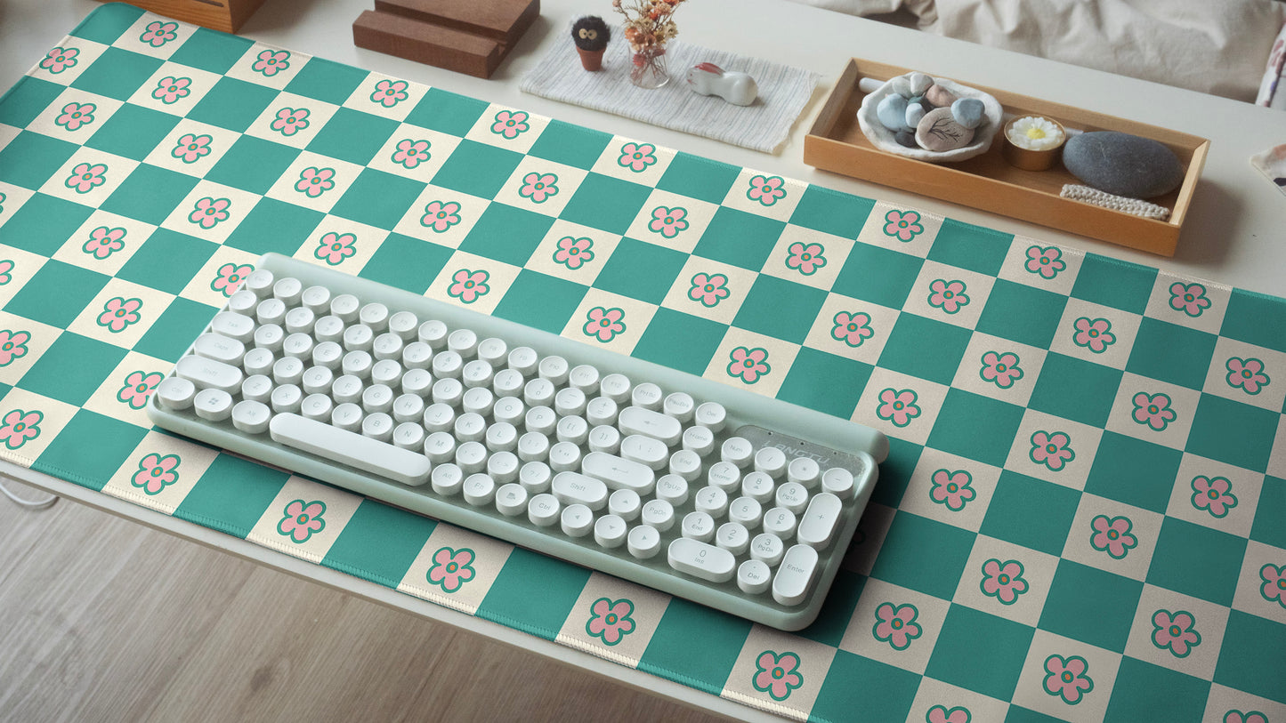 70s Daisy Checkered Desk Pad