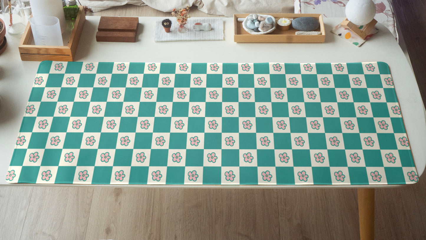 70s Daisy Checkered Desk Pad