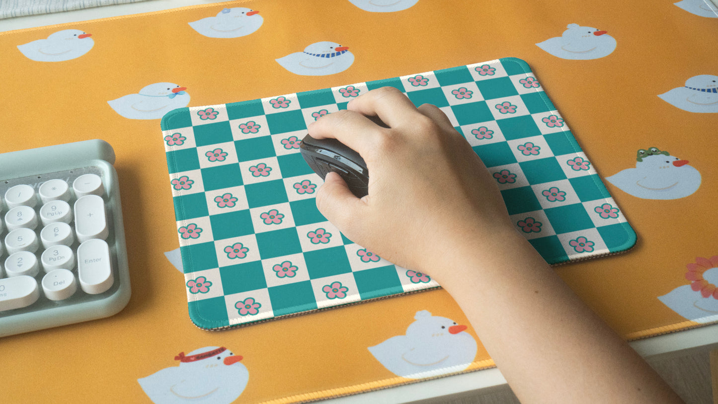 70s Daisy Checkered Desk Pad