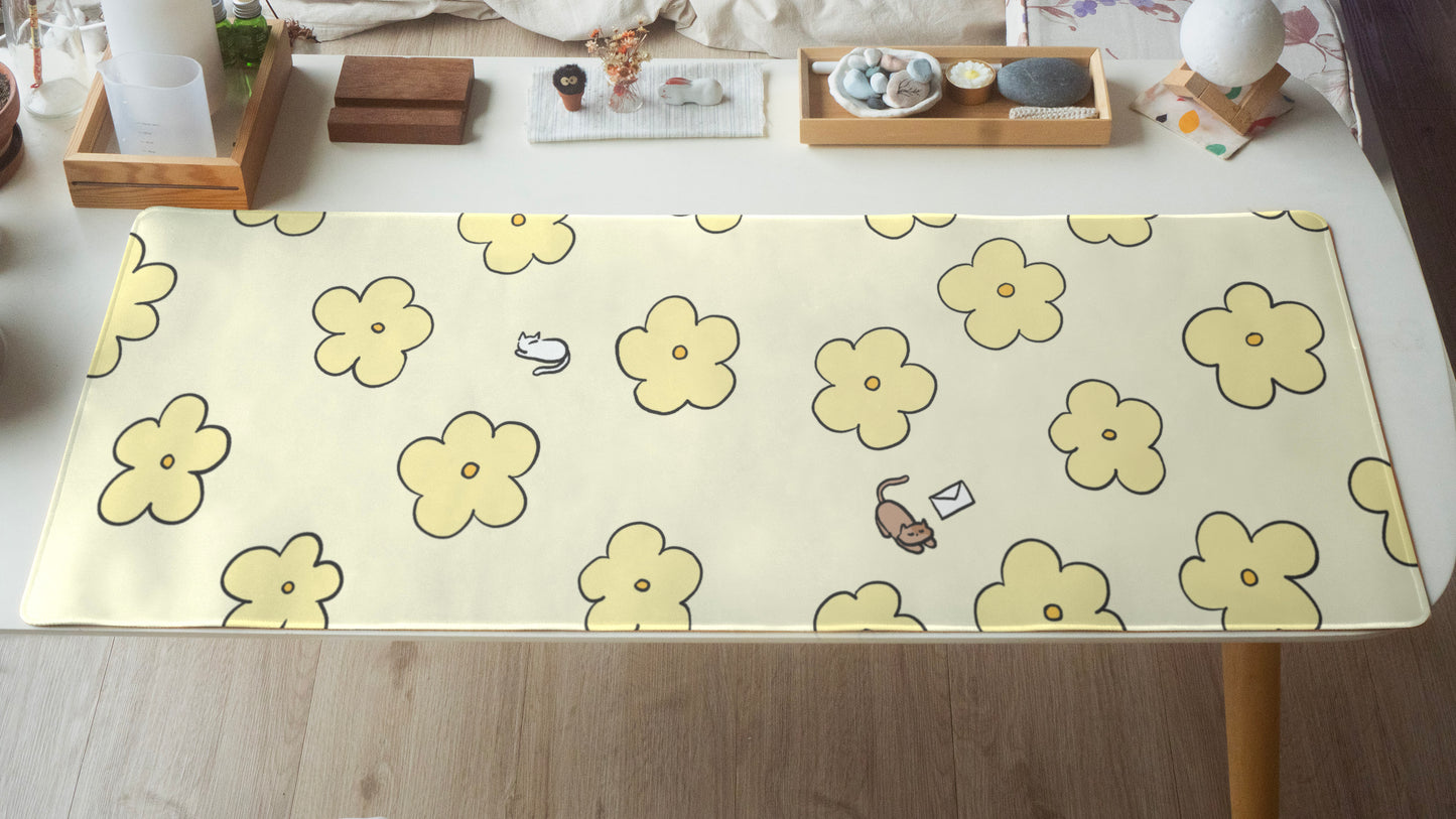 Cat's Secret Letter Desk Pad
