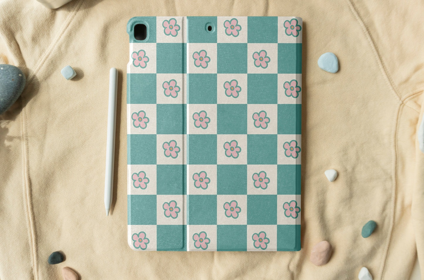 70s Daisy Checkered iPad Case