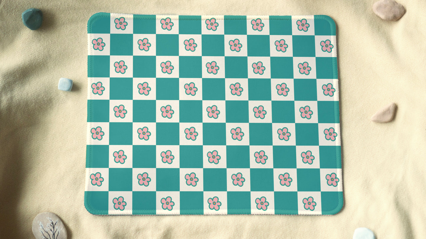 70s Daisy Checkered Desk Pad